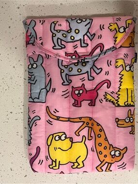 BAGGU Pink Quilted Keith Haring laptop sleeve like new